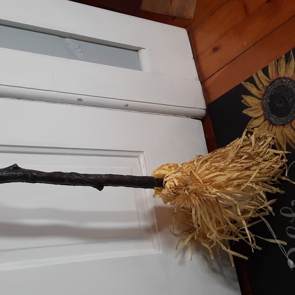 Singing Dancing Witch Broom Halloween Party Home Decoration Motion Activated - Picture 3 of 6